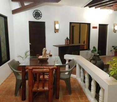 Samboan House | 1000 m² House ∙ 4 bedrooms ∙ 11 guests