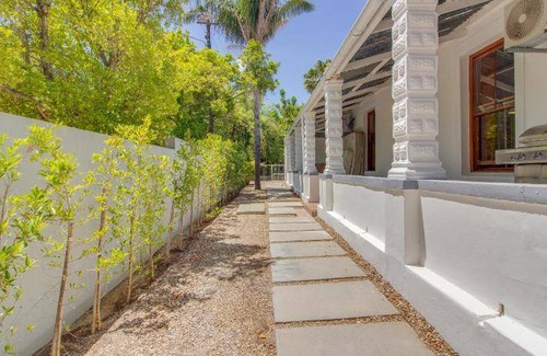 Porterville House | 1000 m² House ∙ 5 bedrooms ∙ 10 guests