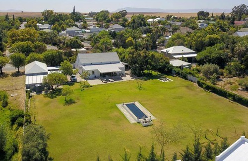 Porterville House | 1000 m² House ∙ 5 bedrooms ∙ 10 guests