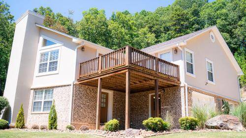 Russellville House | 1000 m² House ∙ 6 bedrooms ∙ 20 guests