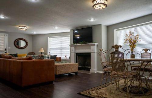 Russellville House | 1000 m² House ∙ 6 bedrooms ∙ 20 guests