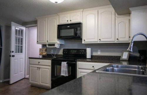 Russellville House | 1000 m² House ∙ 6 bedrooms ∙ 20 guests