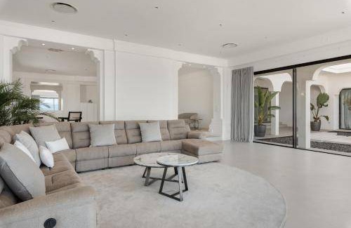San Eugenio Villa | 1000 m² Villa ∙ 10 bedrooms ∙ 20 guests
