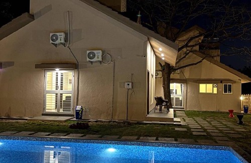 Karjat Villa | 1000 m² Villa ∙ 4 bedrooms ∙ 22 guests