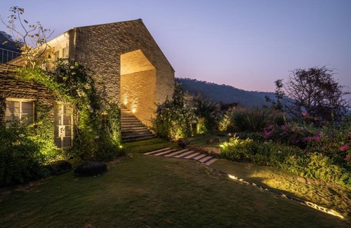 Alibaug Villa | 1000 m² Villa ∙ 5 bedrooms ∙ 12 guests