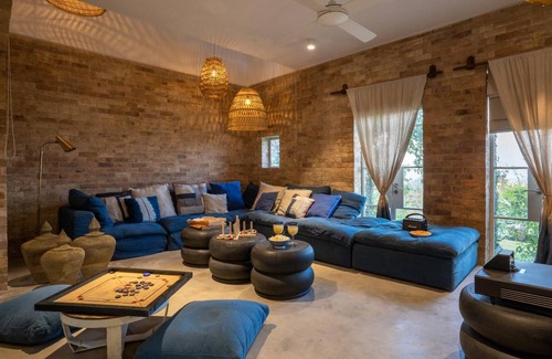 Alibaug Villa | 1000 m² Villa ∙ 5 bedrooms ∙ 12 guests