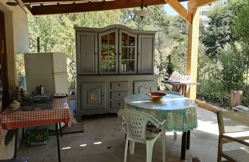 Barjols House | 1000m2 garden shed by the river in the village of Barjols