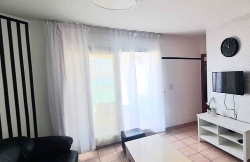 Bat Yam Apartment | 1007 GO to apartments in Leonardo
