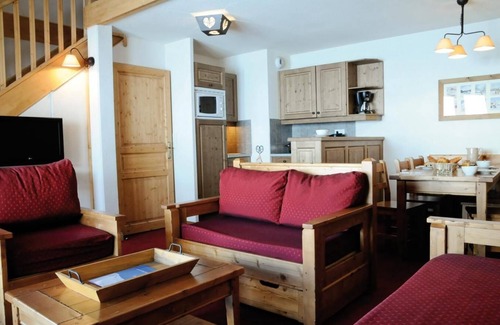 La Toussuire Apartment | 100m from ski slopes, fitness, swimming pool, sauna, hammam, balcony, tv, ski locker, 50m²