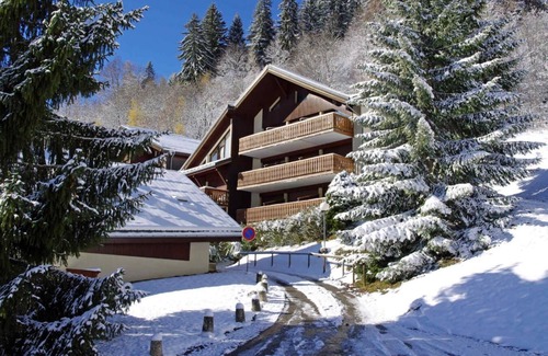 Champagny-en-Vanoise Apartment | 100m from resort center, 2nd floor, balcony, fireplace or stove, tv, ski locker, 55m²