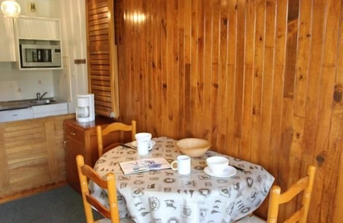 Val-Thorens Apartment | 100m from resort center, floor -1, view ski slopes, balcony, tv, 24m², Val Thorens
