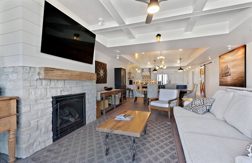 Sister Bay Condo | 101 | Luxury | Downtown Sister Bay