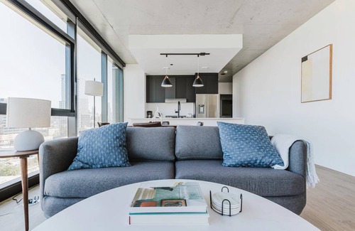 West Loop Apartment | 101 m² Apartment ∙ 2 bedrooms ∙ 4 guests