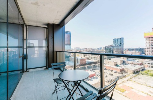 West Loop Apartment | 101 m² Apartment ∙ 2 bedrooms ∙ 4 guests
