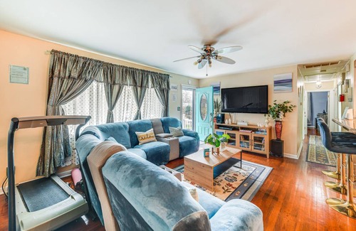 Colonial Heights House | 101 m² House ∙ 3 bedrooms ∙ 6 guests