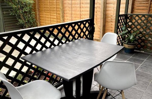 Dunstable House | 101 m² House ∙ 3 bedrooms ∙ 5 guests