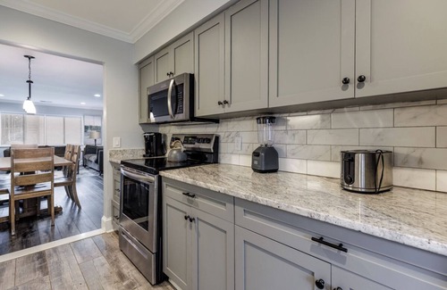 Hilton Head Island Villa | 102 Island House: Rare 4 Bedroom Villa! Walk to Beach, Free Bikes, Pool