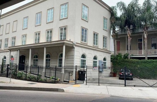 Arts/Warehouse District Apartment | 102 m² Apartment ∙ 3 bedrooms ∙ 6 guests