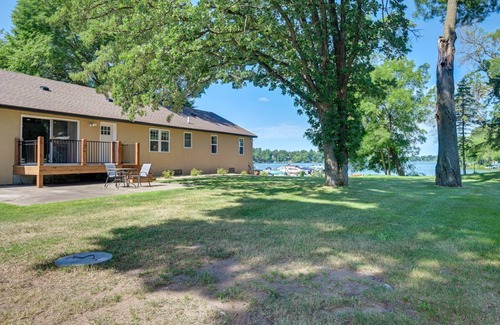 Lake Wissota Cottage | 102 m² Cabin ∙ 2 bedrooms ∙ 6 guests