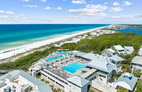 Beach District Condo | 102 m² Condo ∙ 1 bedroom ∙ 2 guests