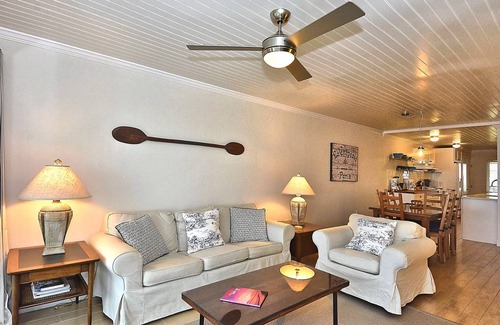 Sunset Beach Condo | 102 m² Condo ∙ 2 bedrooms ∙ 4 guests