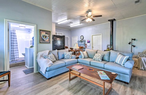 Weatherford Cottage | 102 m² Cottage ∙ 2 bedrooms ∙ 6 guests