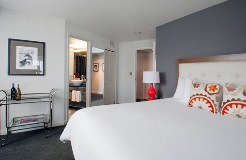 New Tacoma Hotel | 102 m² Hotel ∙ 1 bedroom ∙ 4 guests