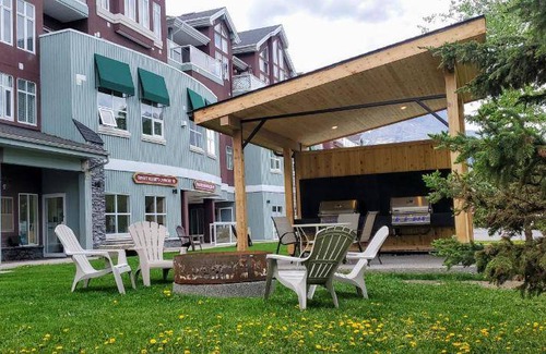 Canmore Hotel | 102 m² Hotel ∙ 8 guests