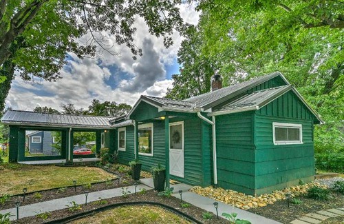Woodfin House | 102 m² House ∙ 2 bedrooms ∙ 4 guests