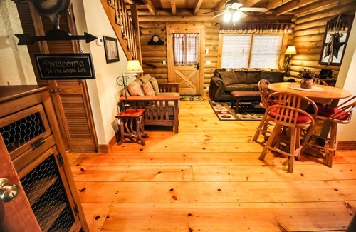 Todd House | 102 m² House ∙ 2 bedrooms ∙ 6 guests