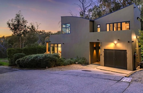 Western Malibu House | 102 m² House ∙ 2 bedrooms ∙ 4 guests