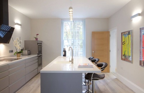 Nailsworth Apartment | (103)Beautiful Apartment in Landmark Cotswold Grade II Listed Georgian House -