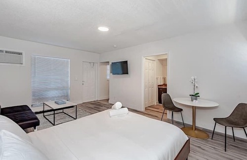 Deerfield Beach House | 103 BEAUTIFUL & NEWLY RENOVATED BEACH WALK STUDIO in Deerfield Beach