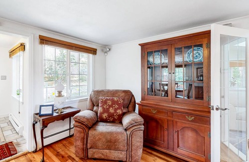 Broadmoor Cottage | 103 m² Cabin ∙ 3 bedrooms ∙ 5 guests