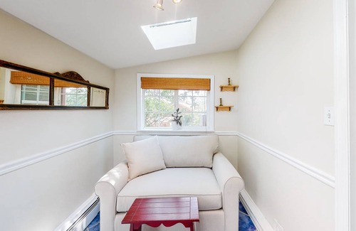 Broadmoor Cottage | 103 m² Cabin ∙ 3 bedrooms ∙ 5 guests