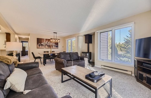 Mountain House Condo | 103 m² Condo ∙ 3 bedrooms ∙ 9 guests