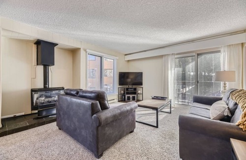 Mountain House Condo | 103 m² Condo ∙ 3 bedrooms ∙ 9 guests