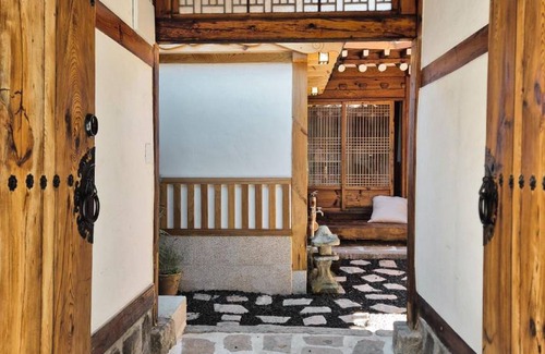 Samcheong-dong House | 103 m² House ∙ 2 bedrooms ∙ 6 guests