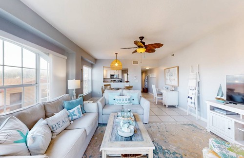 Independence Square Condo | 103 m² Condo ∙ 2 bedrooms ∙ 6 guests