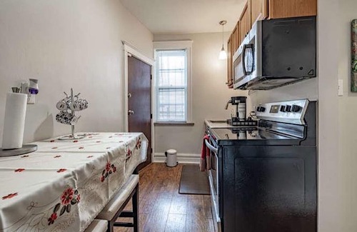 St. Louis Apartment | #104 amazing location near Washington university 🌺