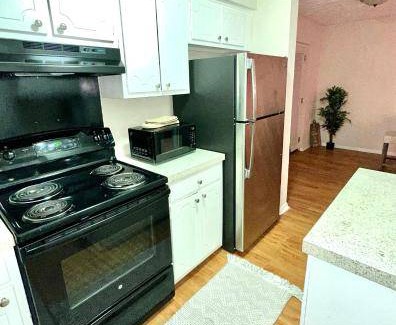 Fondren Apartment | 104 m² Apartment ∙ 2 bedrooms ∙ 6 guests