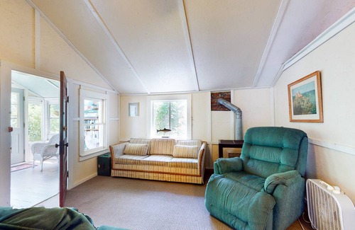 Poultney Cottage | 104 m² Cabin ∙ 2 bedrooms ∙ 6 guests