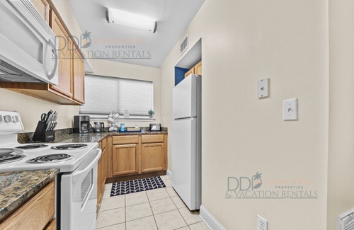 Biloxi Condo | 104 Oak Shores Just a short walk tot he beach!