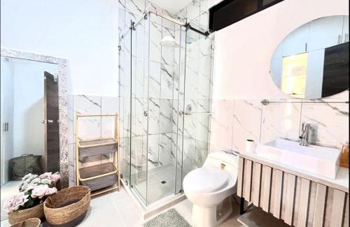 Punta Blanca House | 1045 Lujosa Casa a 5min El Paseo Shopping Costa Oro