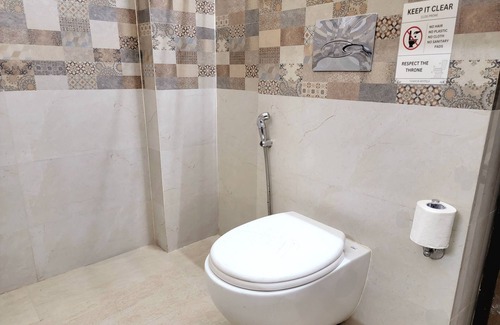 Sector 40 Hotel | 1047 Vamsor heights