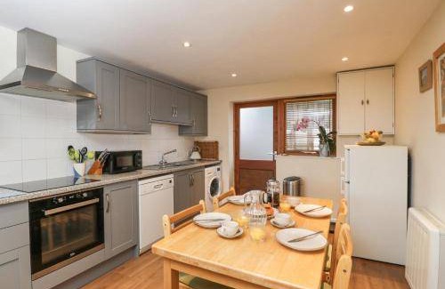 Hook House | 105 m² House ∙ 2 bedrooms ∙ 4 guests