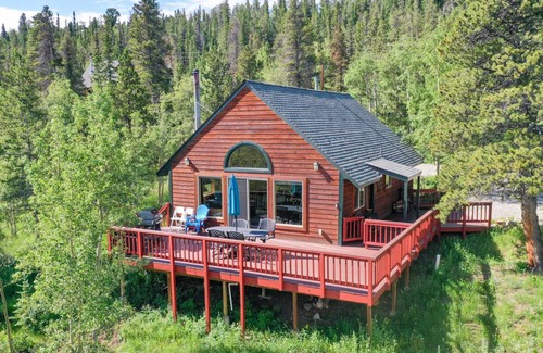 Warm Springs Cabin | 105 m² Cabin ∙ 2 bedrooms ∙ 5 guests