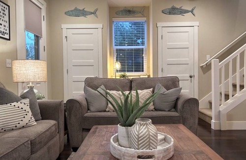 Ocean Shores Cottage | 105 m² Cabin ∙ 2 bedrooms ∙ 6 guests