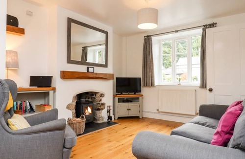 Sticklepath Cottage | 105 m² Cottage ∙ 2 bedrooms ∙ 4 guests