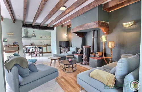 Saint-Clet House | 105 m² Gîte ∙ 2 bedrooms ∙ 4 guests